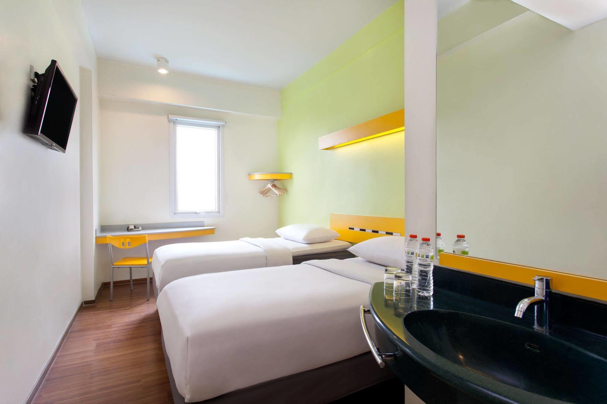 Ibis Budget Jakarta Menteng מראה חיצוני תמונה